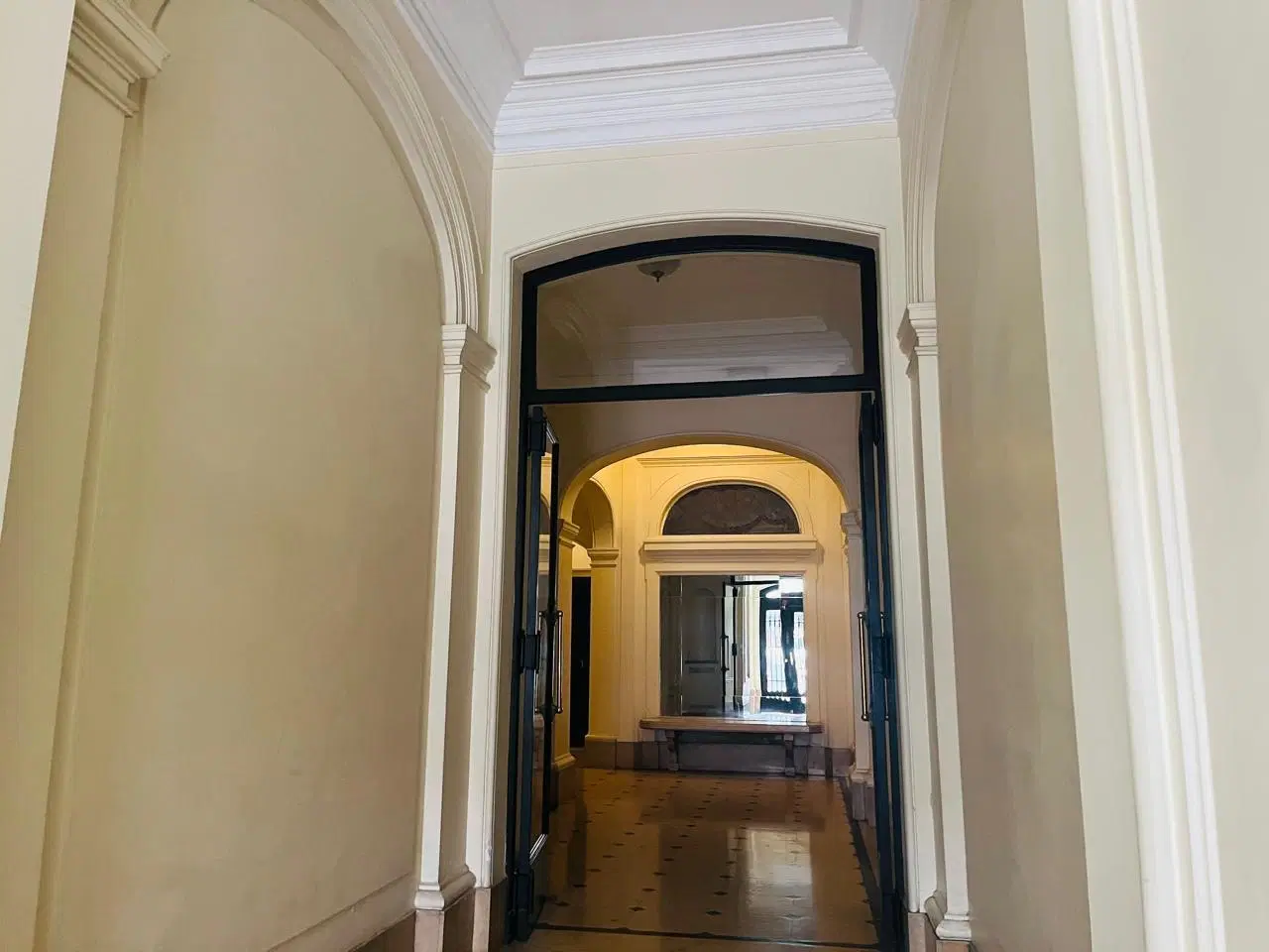 Departamento en venta de dos ambientes en Recoleta 4
