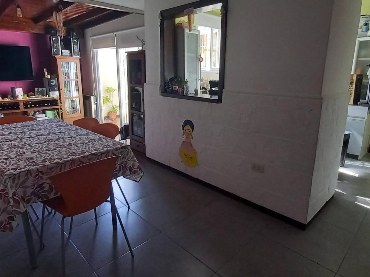 Retasado. Depto Tipo Casa 4 Ambientes, con Patio, Reciclado. 4