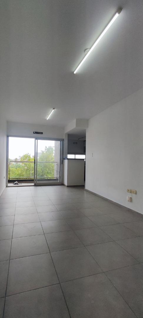 Foto de ALQUILER 2 amb. con 2 balcones, Quilmes, imagen 2