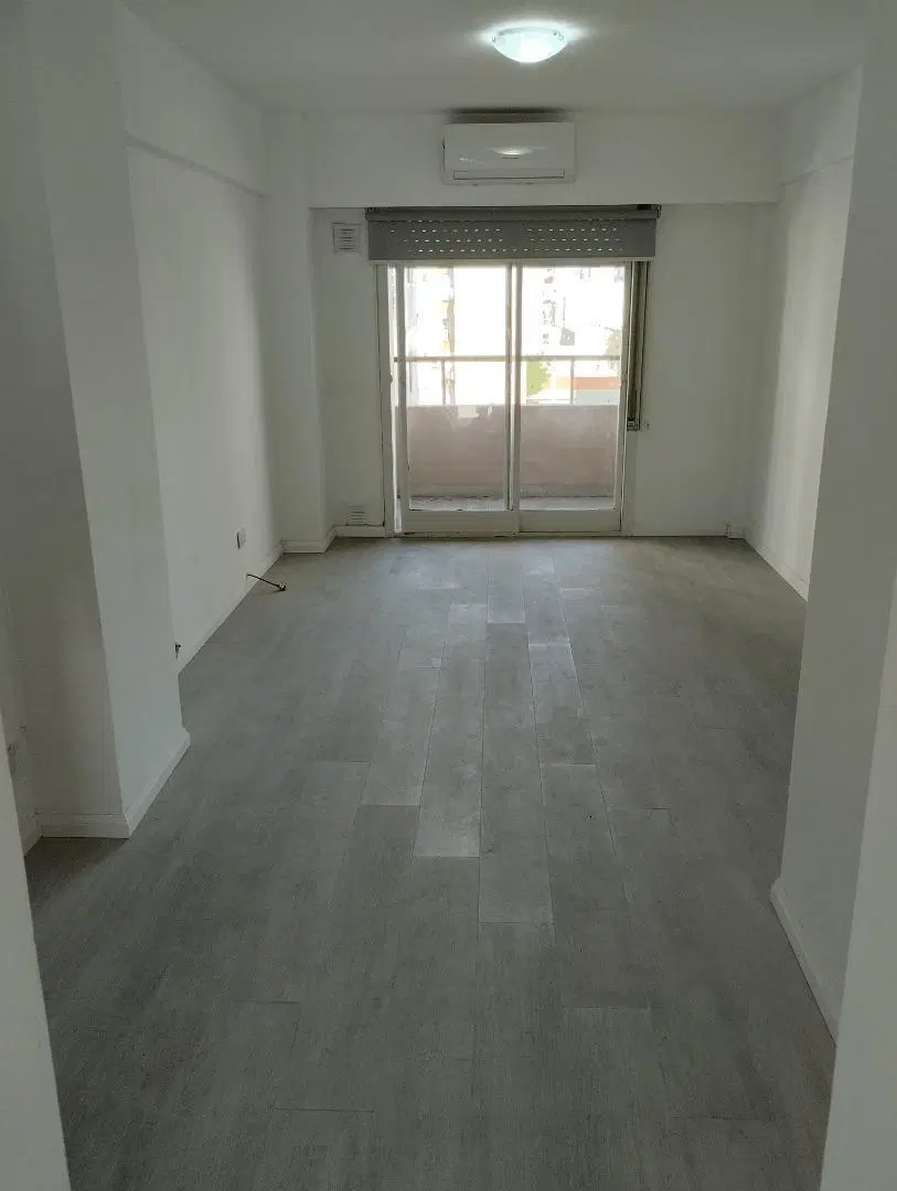 A ESTRENAR. Semipiso 3 amb, luminoso con cochera. RECICLADO. 1