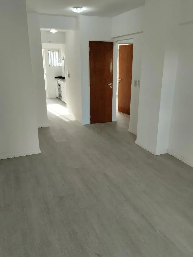 A ESTRENAR. Semipiso 3 amb, luminoso con cochera. RECICLADO. 5