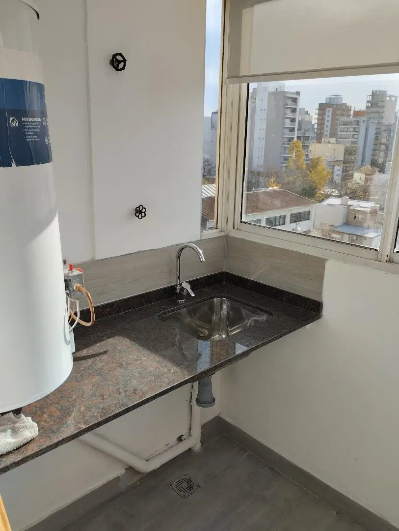 A ESTRENAR. Semipiso 3 amb, luminoso con cochera. RECICLADO. 4