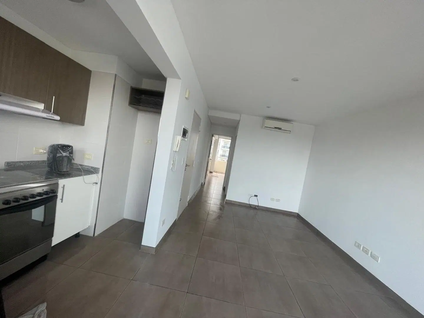 Hermoso semipiso 2 ambientes con vista al rio, cochera. 4