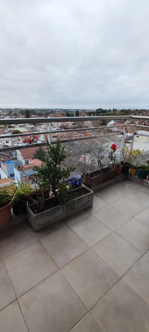 Hermoso semipiso 2 ambientes con vista al rio, cochera. 1