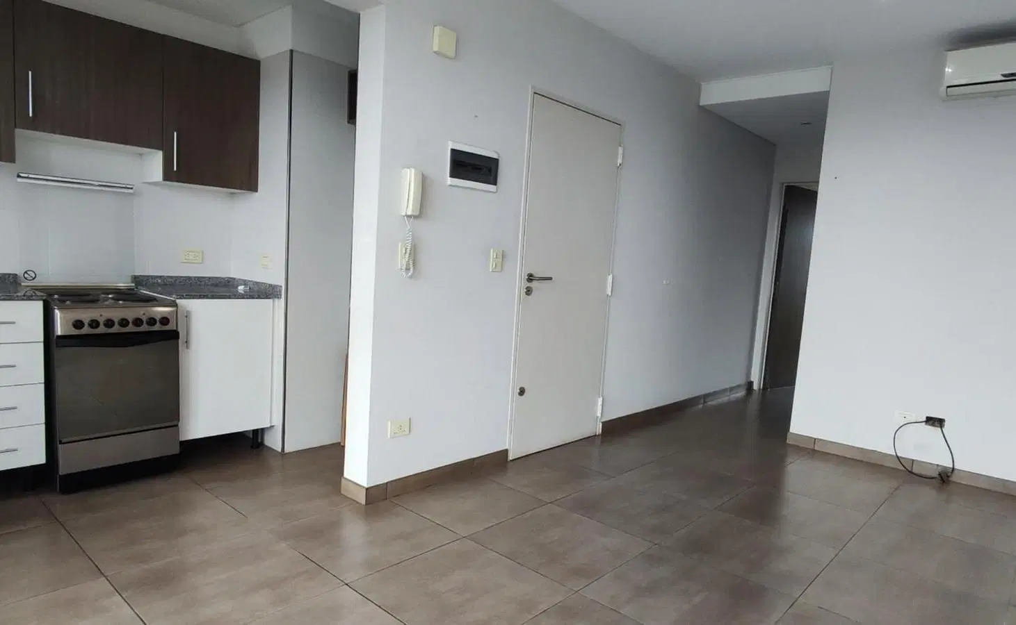Hermoso semipiso 2 ambientes con vista al rio, cochera. 5