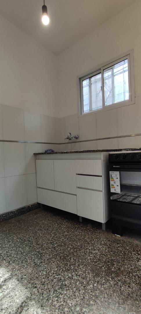 Foto de ALQUILER. Ph 3 ambientes, patio y cochera, imagen 3