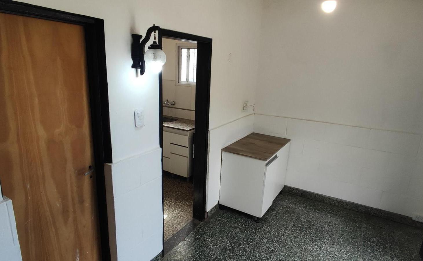 Foto de ALQUILER. Ph 3 ambientes, patio y cochera, imagen 4