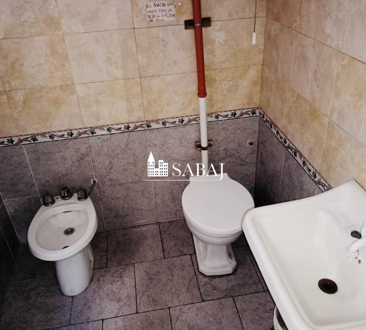 Departamento 7 Ambientes o Mas. | Carlos Calvo 1782 2