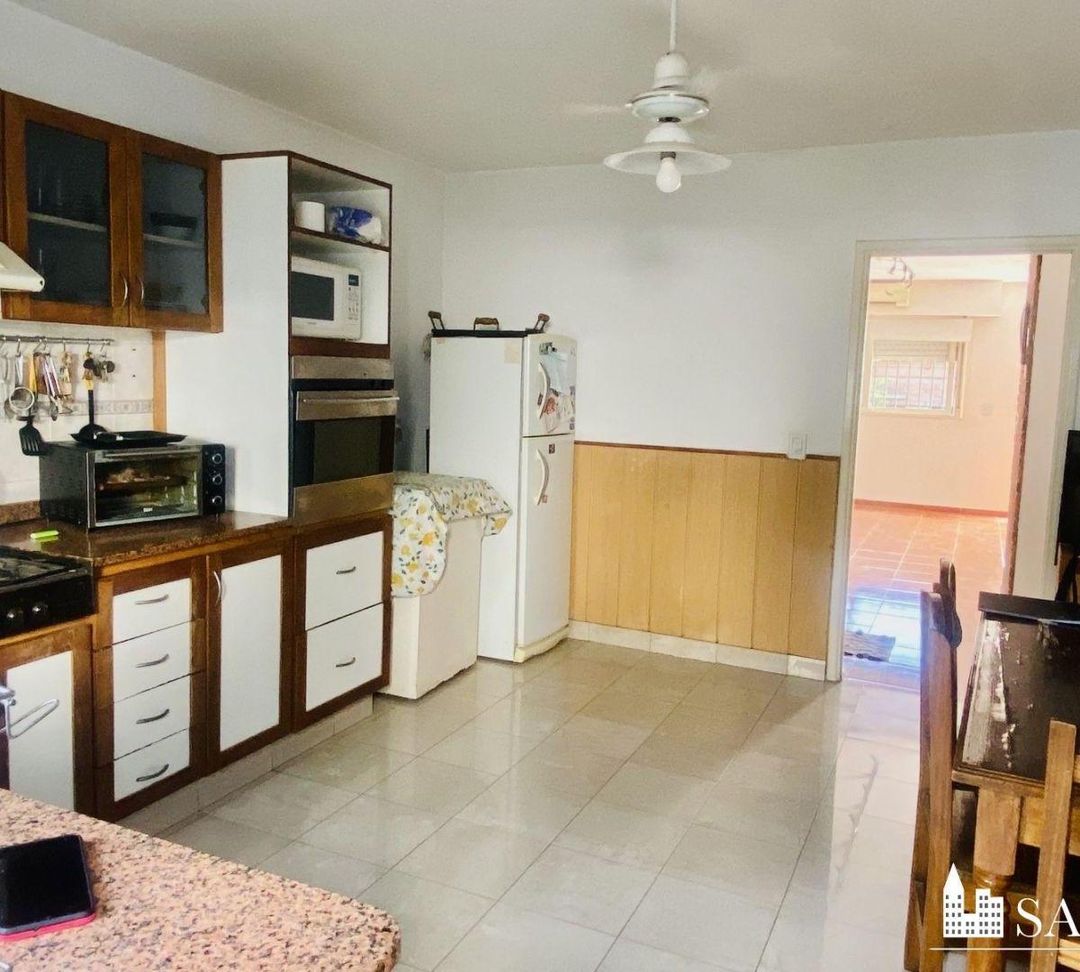 Casa 4 Ambientes. | Emir Mercader 4572 1