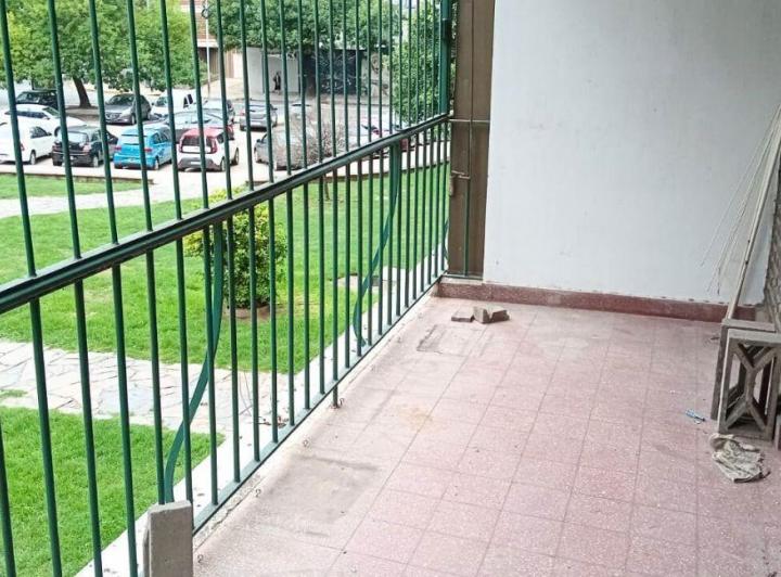 Departamento 4 ambientes. | Av. Eva Peron 1823 4