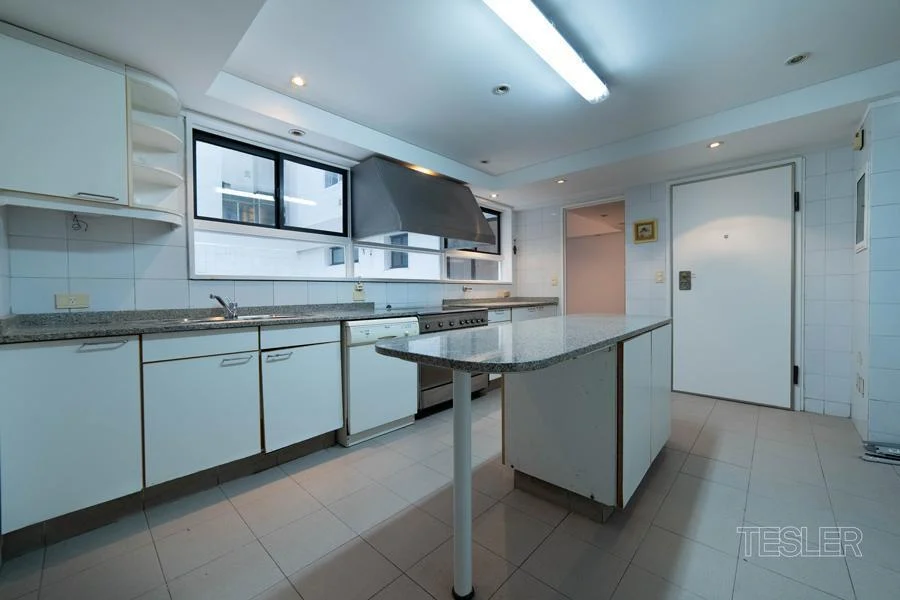 Piso Patio Propio 3 Dorm. en Suite Escritorio Belgrano 1