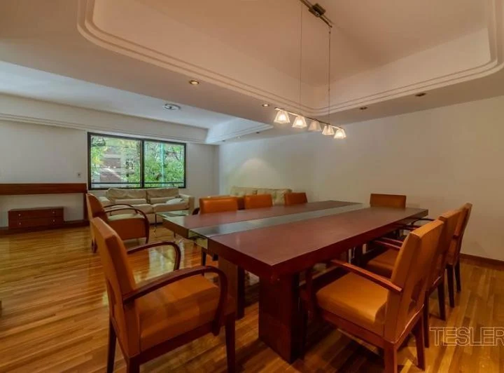 Piso patio propio 3 dormitorios en suite Escritorio Belgrano 2