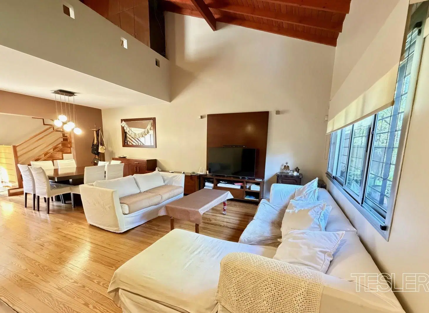 Venta Casa Saavedra totalmente reciclada 3 dormitorios 3 baños completos Living comedor doble altura 2