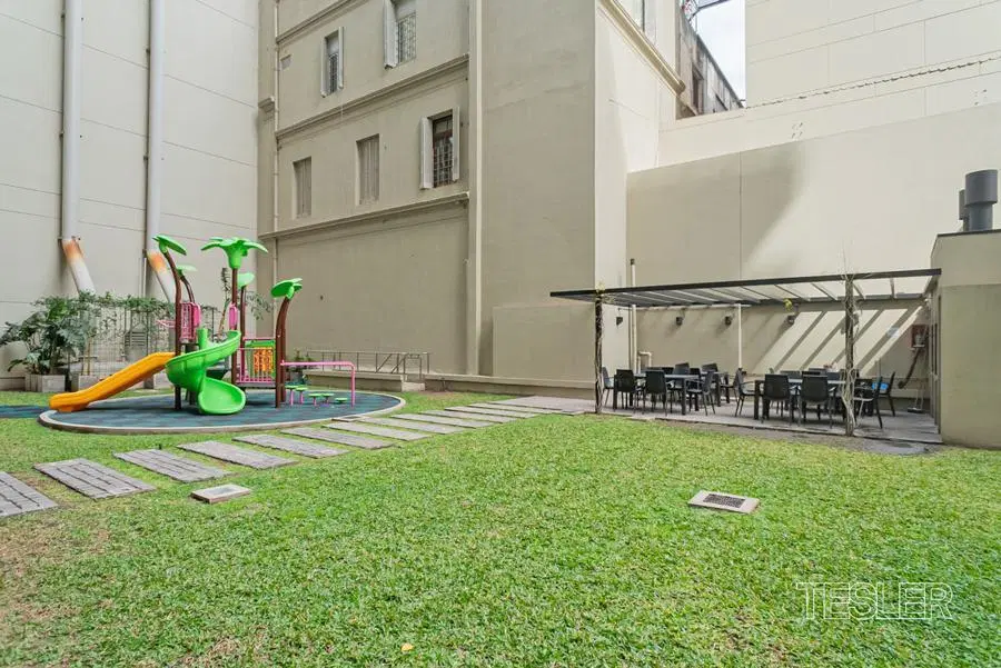 Weik Belgrano Piso alto con terraza propia 2 dormitorios 2 baños completos Cochera 5