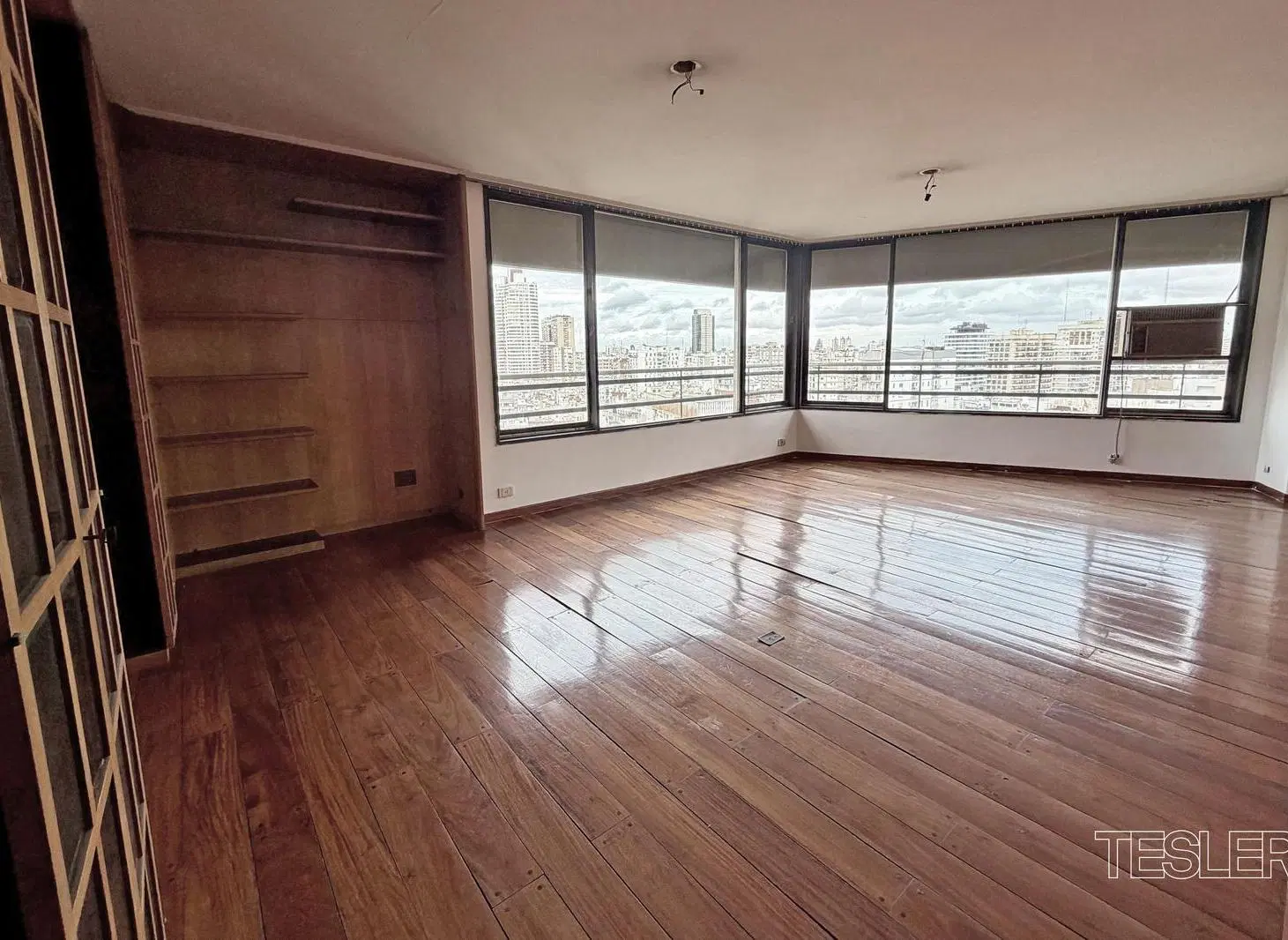 Piso muy alto con excelente luz y vista A refaccionar 3 dormitorios Cochera fija Palermo 1
