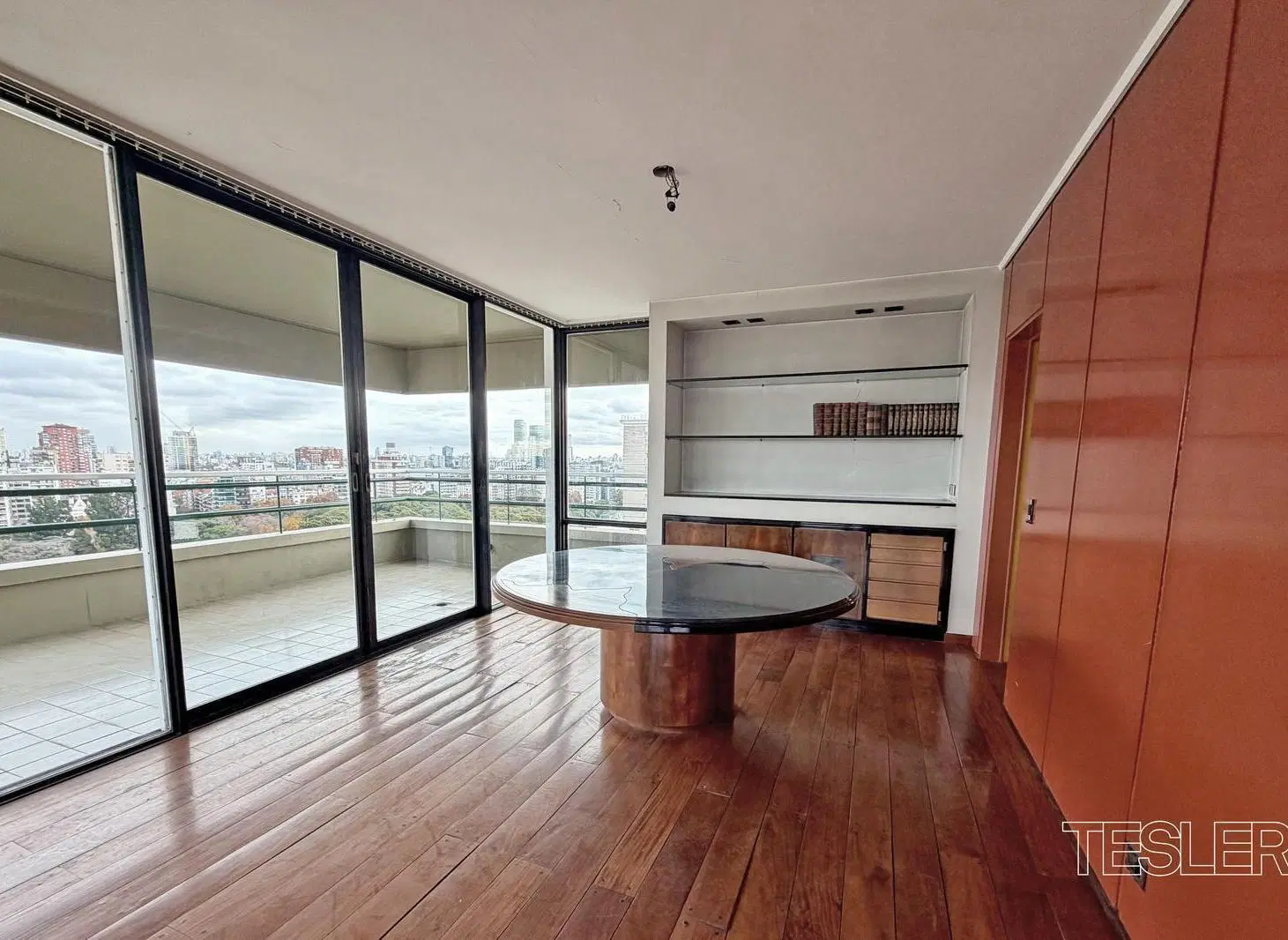 Piso muy alto con excelente luz y vista A refaccionar 3 dormitorios Cochera fija Palermo 5