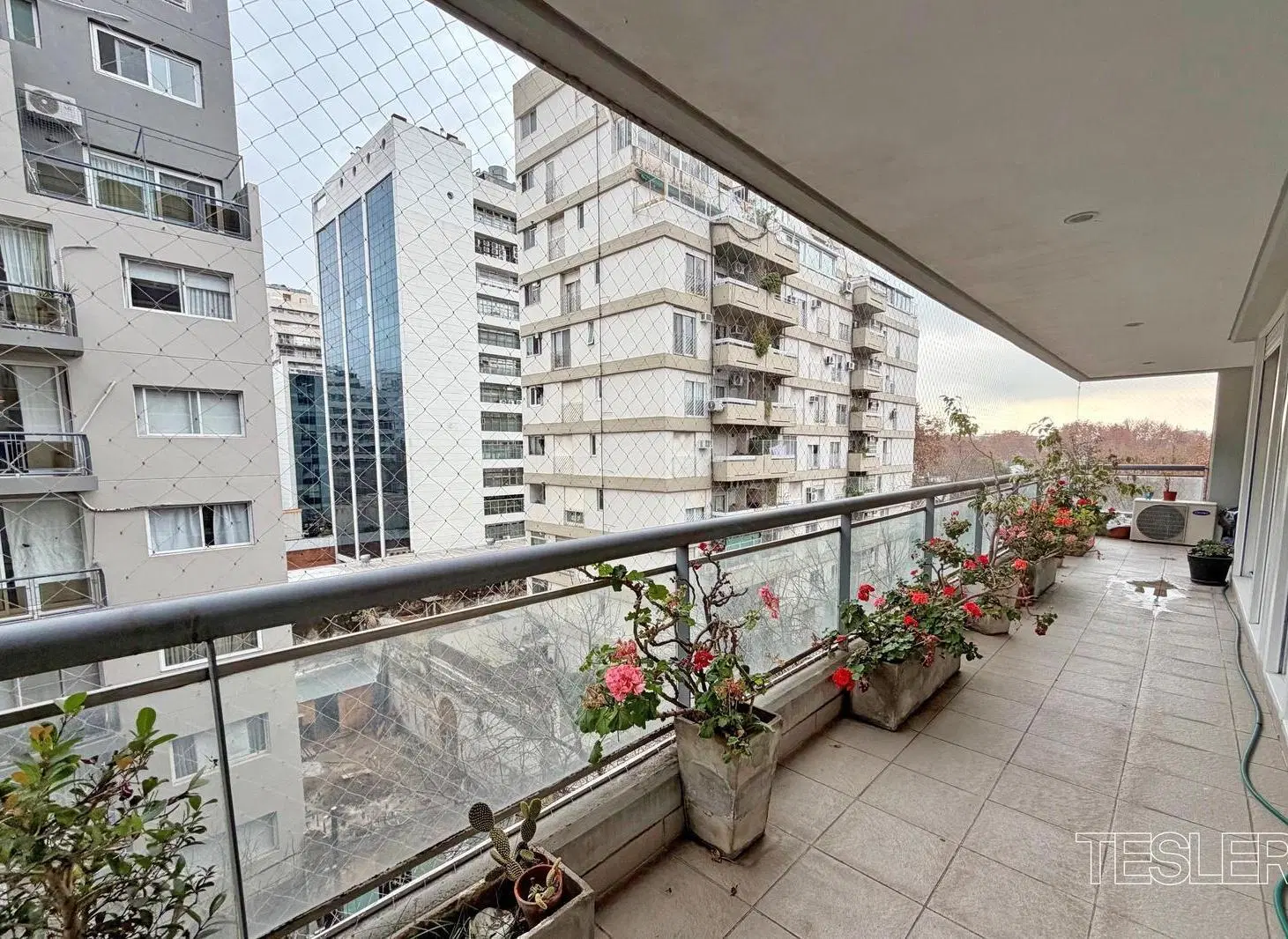 Venta Semipiso Palier privado 3 dormitorios 1 suite Pileta SUM Juegos niños Cochera fija Belgrano 4
