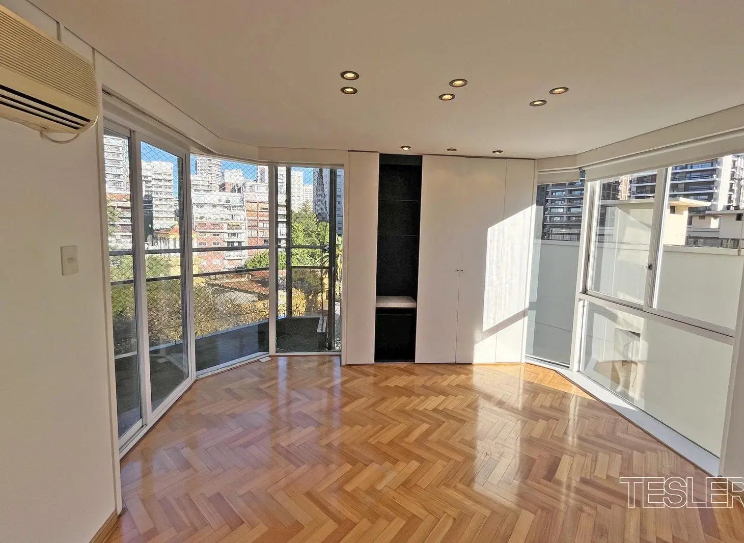 Semipiso en torre Luminoso 3 dormitorios 2 baños completos Vigilancia 24hs Cochera fija Belgrano 3