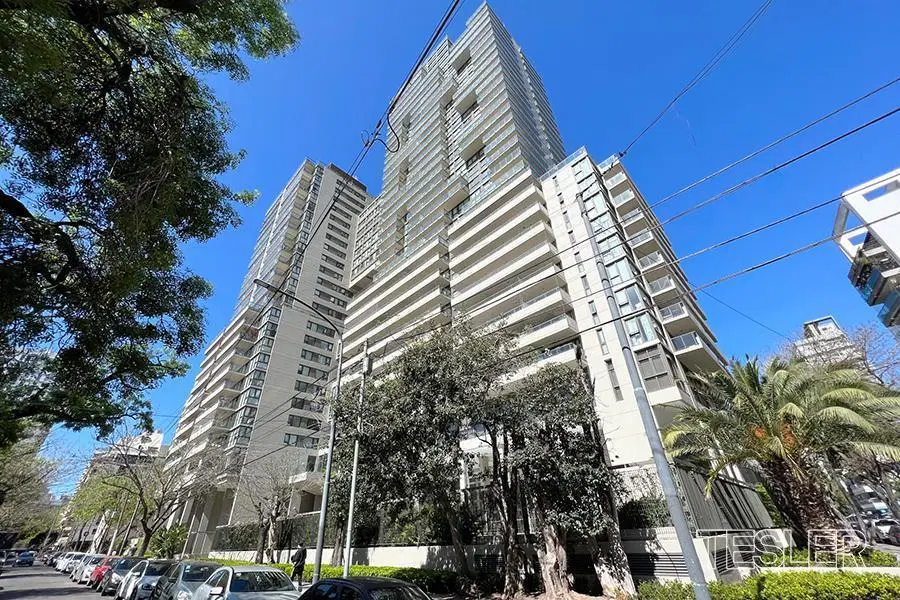 Weik Belgrano Piso muy alto 2 ambientes Baño completo y toilette Cochera fija Full Amenities 5