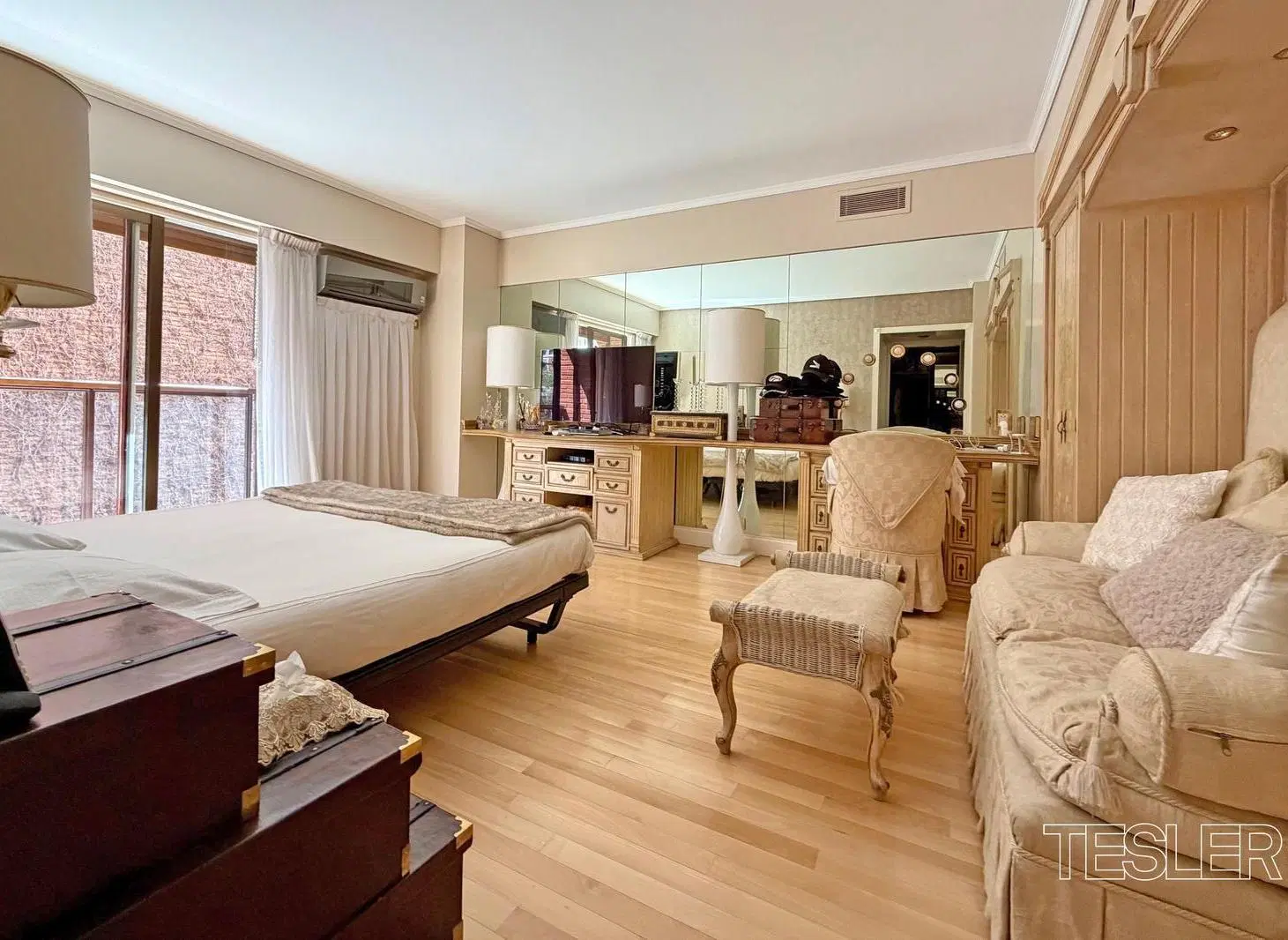 Venta Torre O'Higgins Plaza Belgrano 4 dormitorios 3 baños completos 2 cocheras fijas Amenities 5