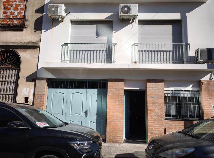 Casa con patio y jardín. Todo luz y Sol. 2