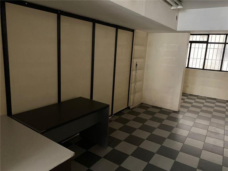 Foto de OPORTUNIDAD // VENTA de oficina al frente, planta libre de 106 m2., imagen 5
