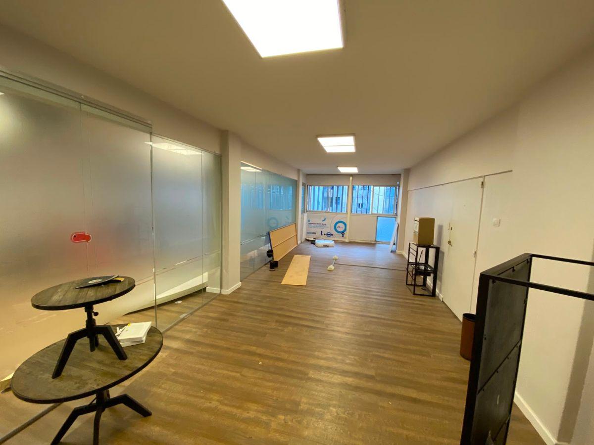 Foto de OFICINA EN ALQUILER - Cerrito al 1000 y Av Santa Fe, imagen 5