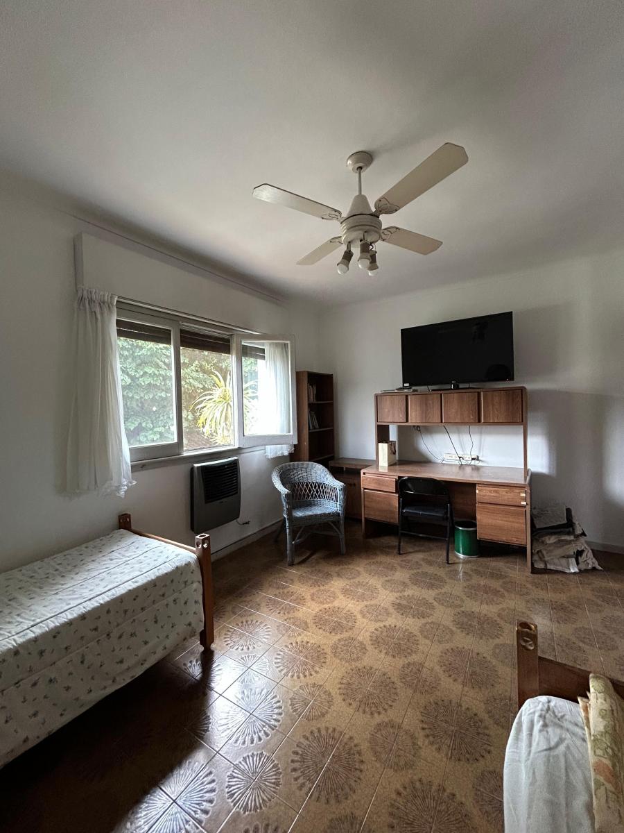 Juan B Justo 923, Vicente López. Chalet en 2 Plantas de 7 Ambientes. 1