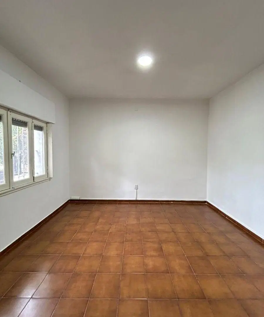 Chalet 2 ambientes y 1/2 con patio - SOLO APTO PROFESIONAL - España 624, Florida. 3