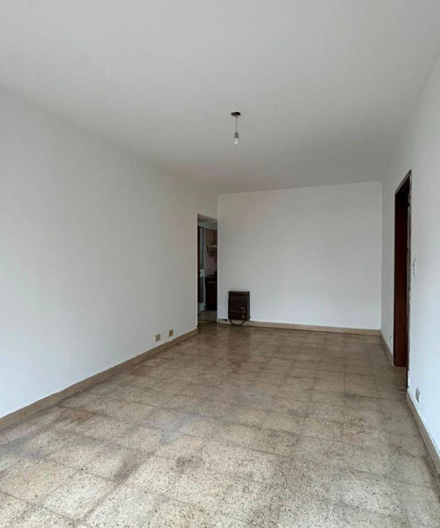 Foto de Departamento 3 ambientes con balcón y lavadero - Av. Maipú 2391, Olivos., imagen 3