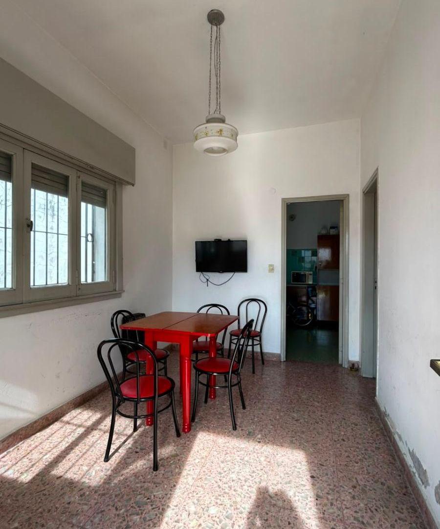 Foto de Casa lote propio 3 ambientes con galpón y jardín - Melo 4372, Villa, imagen 1