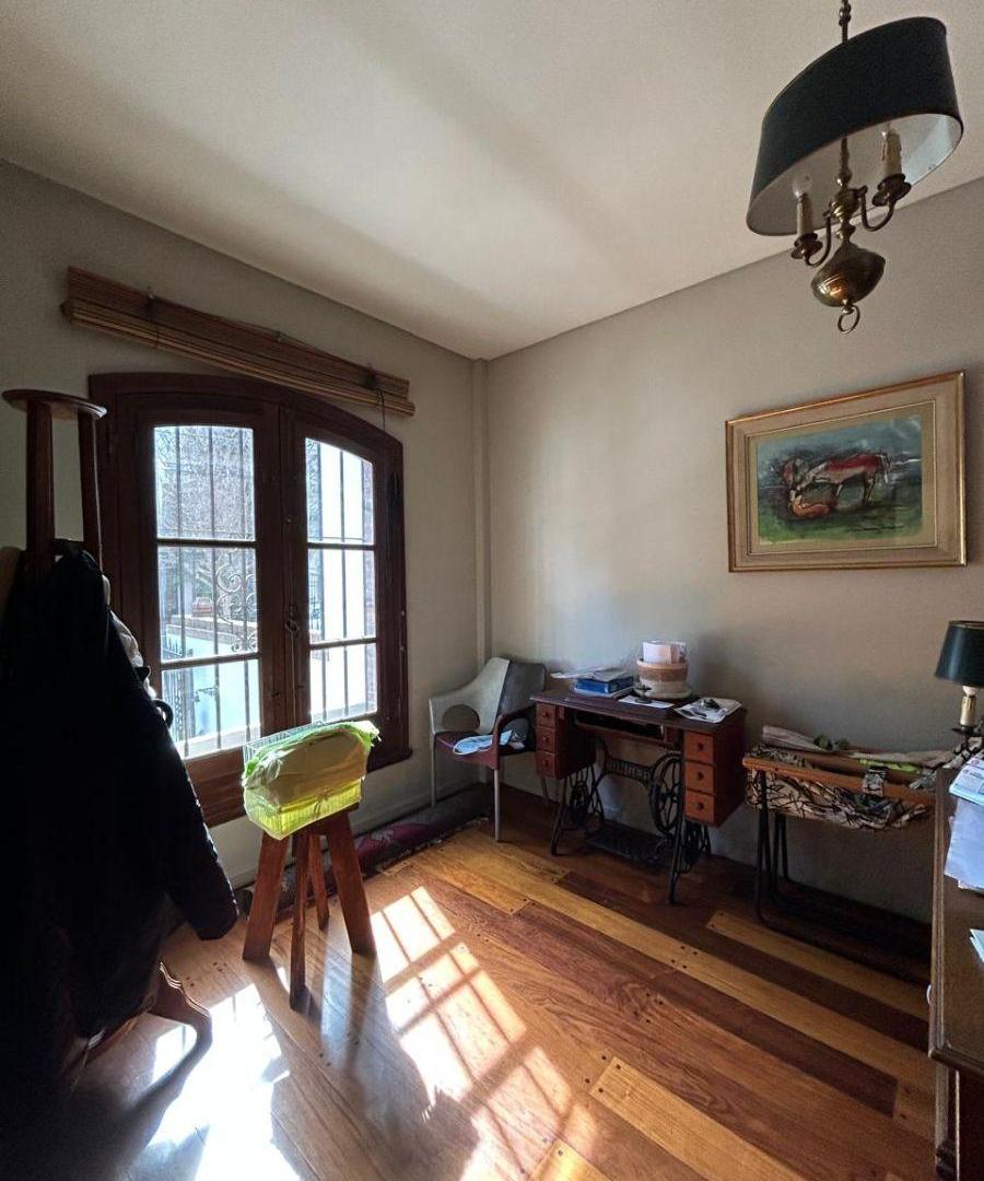 Foto de Chalet en dos plantas de 6 ambientes con jardín y pileta - Roca 2038, imagen 3
