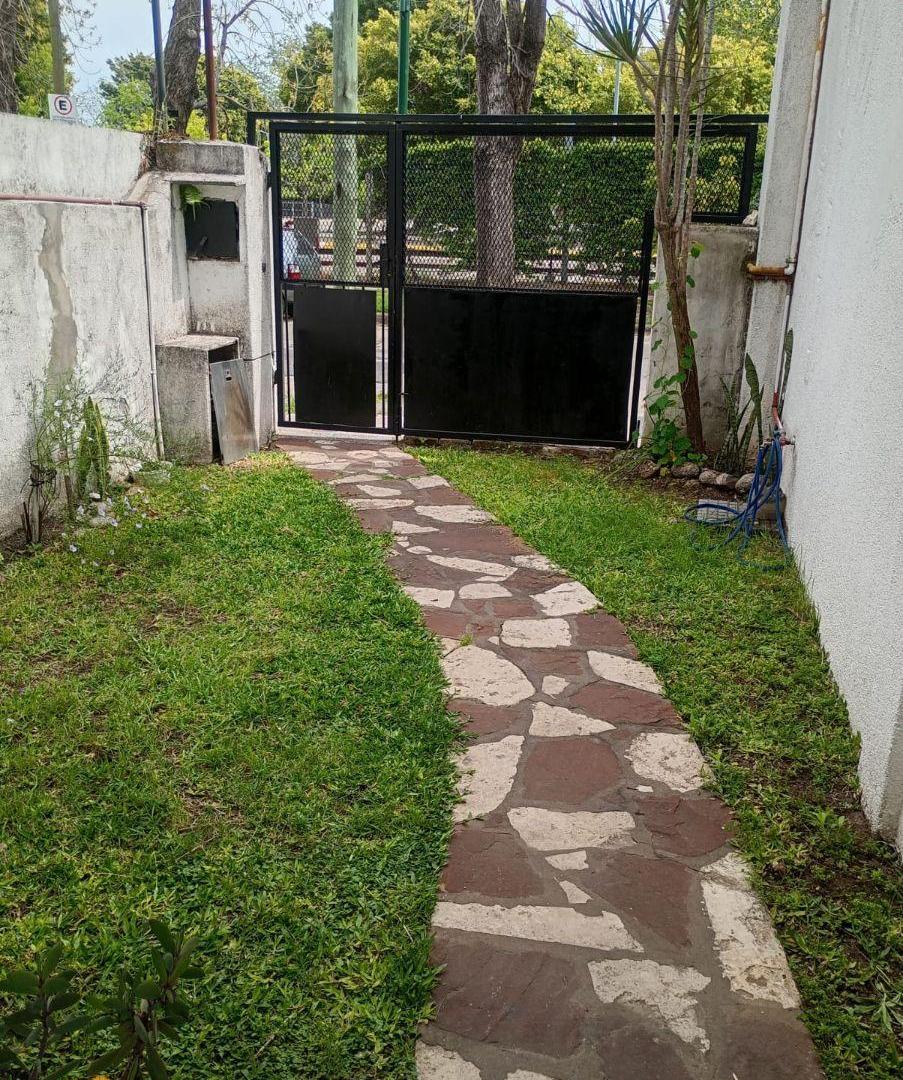 Foto de PH 3 amb + Depto 2 amb + Jardín c/parrilla - Prilidiano Pueyrredón, imagen 3