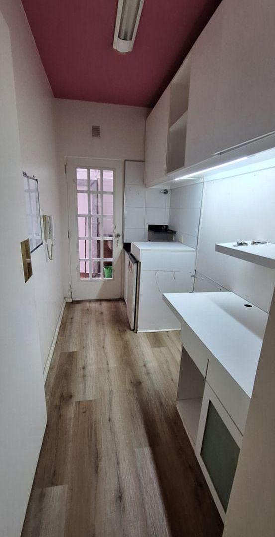 Foto de 2 AMBIENTES EN PLANTA BAJA APTO PROFESIONAL EXCELENTE ESTADO, imagen 2
