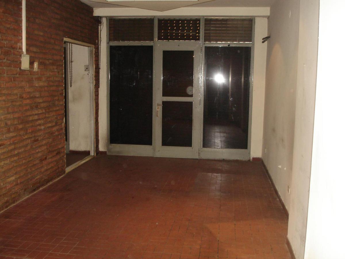 Miro Al 1800 - Flores - Cap Fed - Casa con Locales en Esquina 4