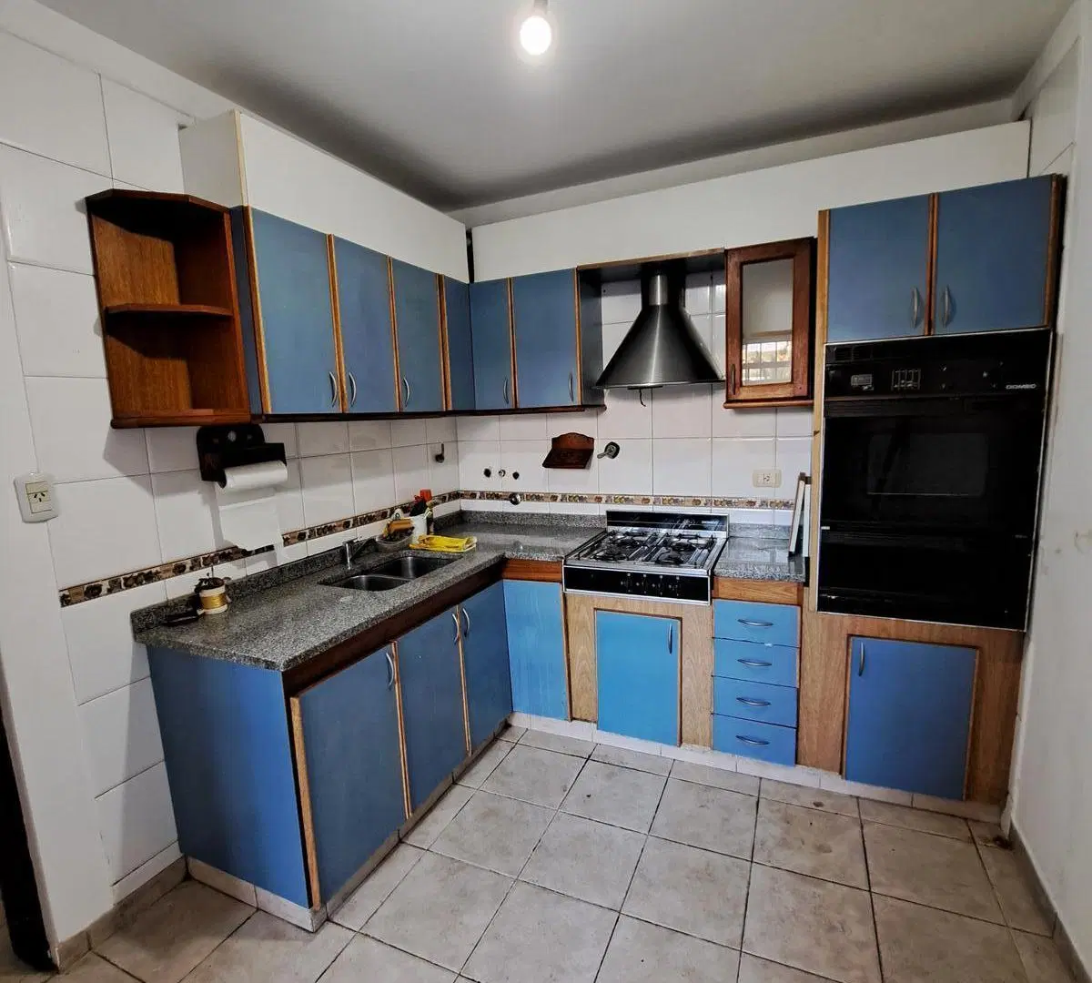 Triplex en alquiler con garage en Parque Chacabuco 3