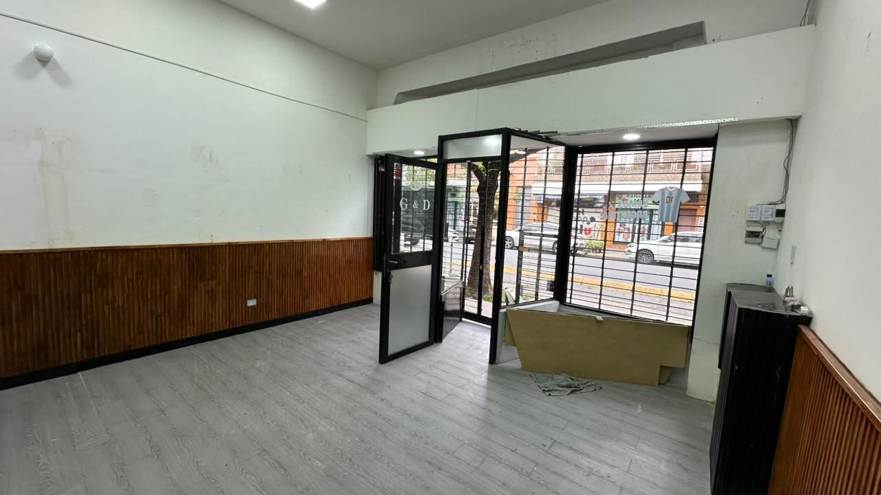 Foto de Local en Parque Chacabuco, imagen 2