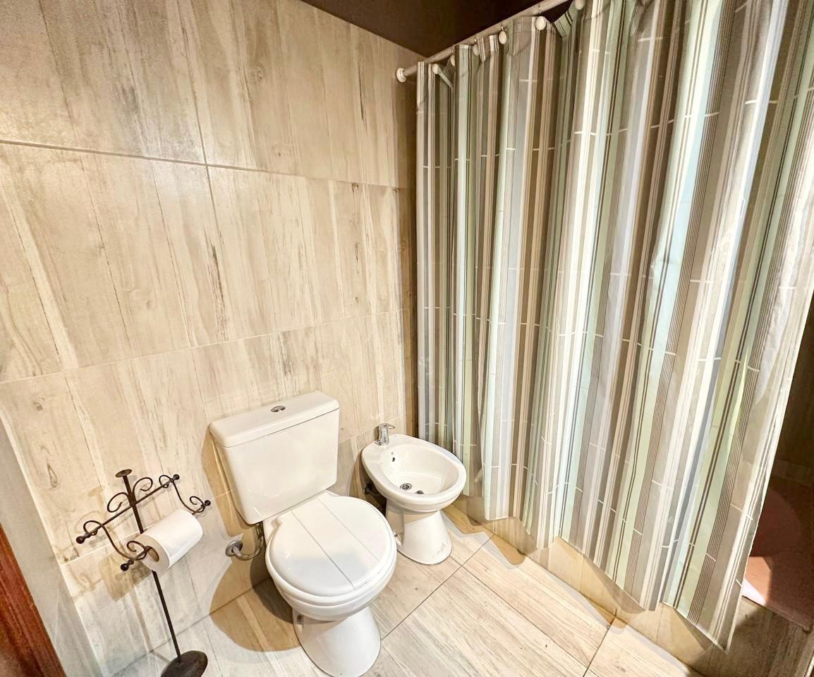Venta Casa 4 Amb. C/ Jardin, Pileta y Terraza 2