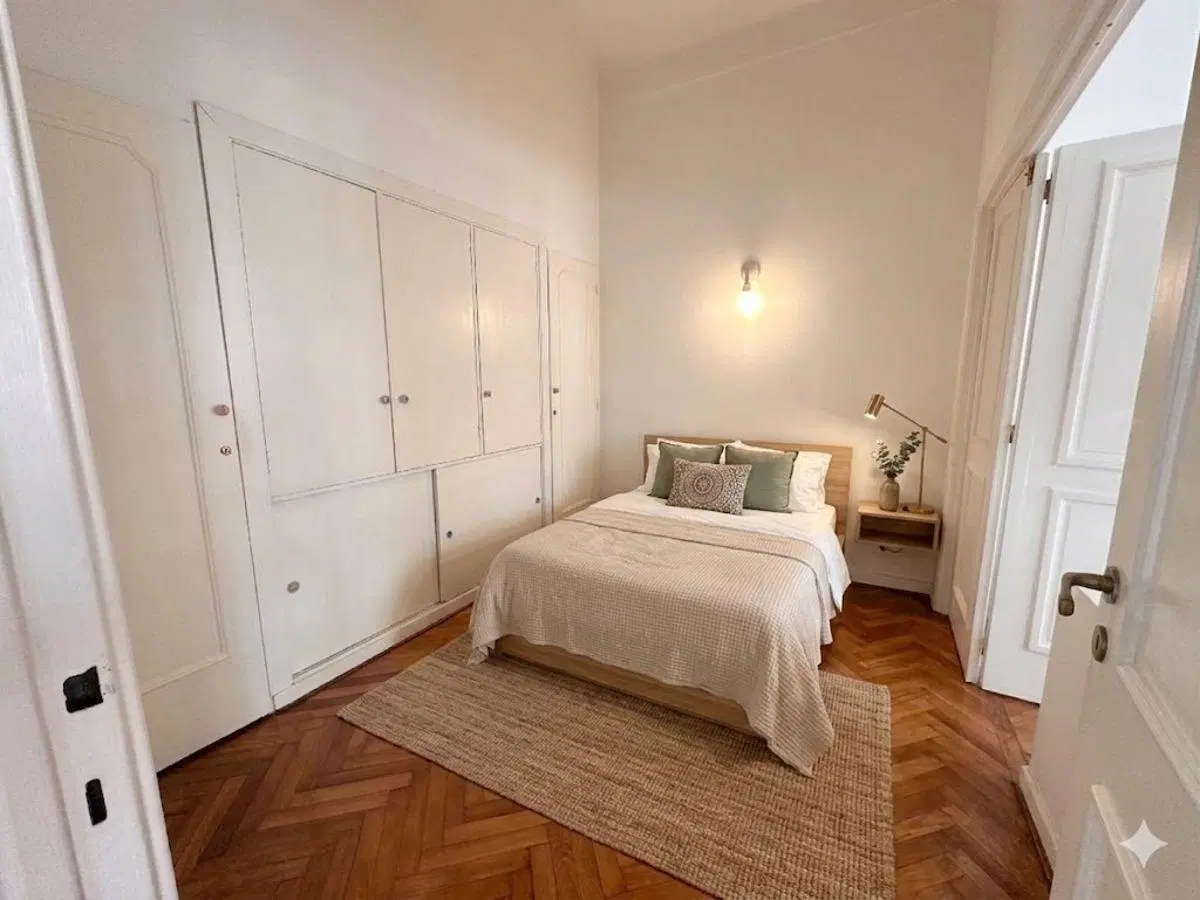 Venta piso 2 ambientes y medio con balcon mts Av 9 de Julio 2