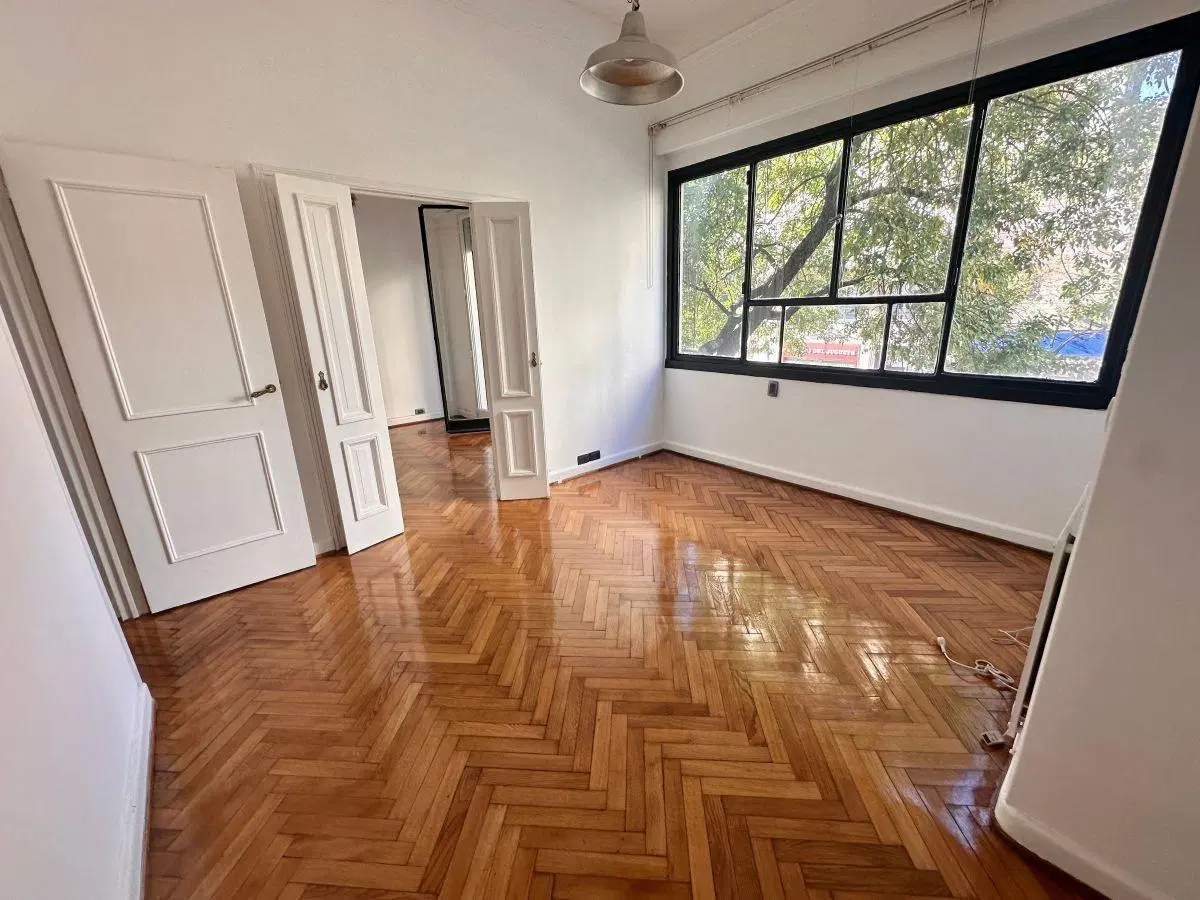 Venta piso 2 ambientes y medio con balcon mts Av 9 de Julio 3