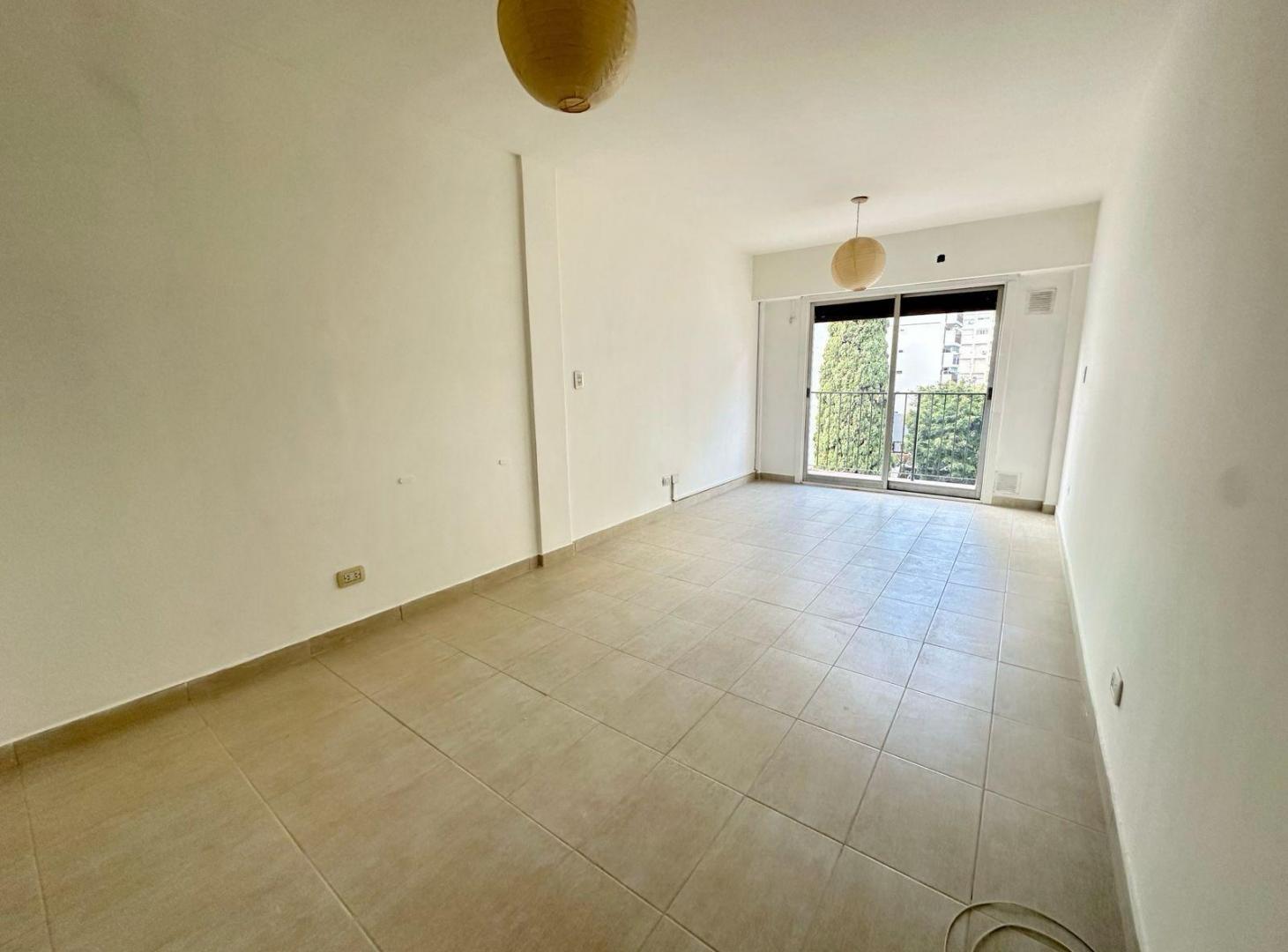 Alquiler departamento con balcón en Nuñez