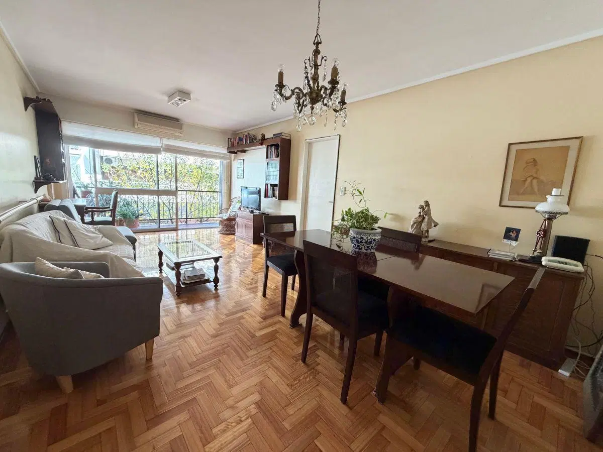 Venta departamento 4 ambientes con balcón en Recoleta 1