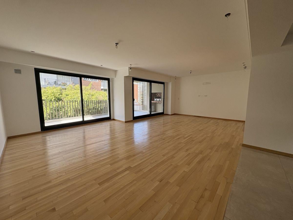 Foto de EXCLUSIVO PISO DE 5 AMBIENTES CON BALCÓN ATERRAZADO Y COCHERA EN LA, imagen 2