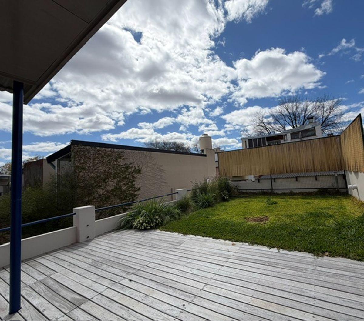 Foto de Hermoso ph de construcción poco comun .Terraza quincho patio, imagen 2