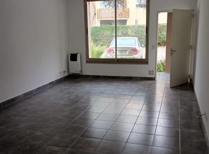 Foto de Hermoso Monoambiente con Jardin y Estacionamiento - APTO CREDITO, imagen 3