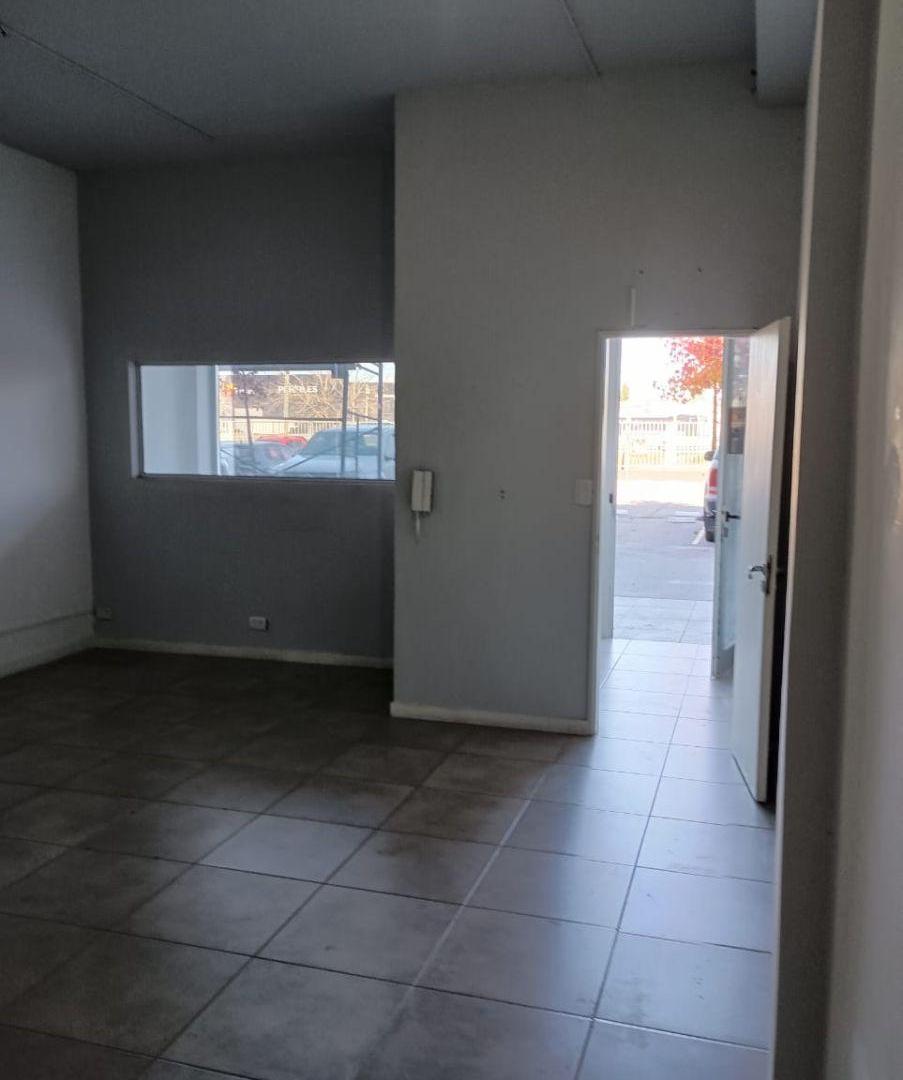 Foto de Magnifico Local Comercial en Planta Baja - en Centro Comercial Verdi 57, imagen 2