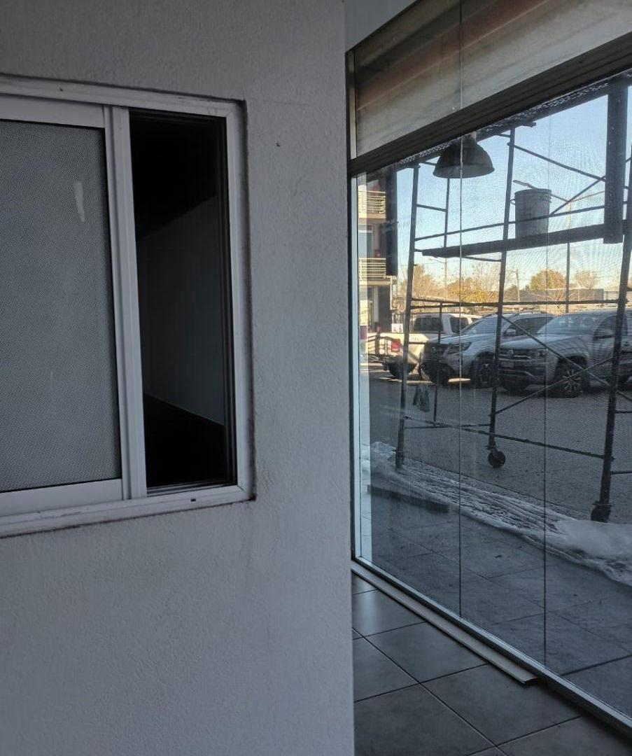 Foto de Magnifico Local Comercial en Planta Baja - en Centro Comercial Verdi 57, imagen 3