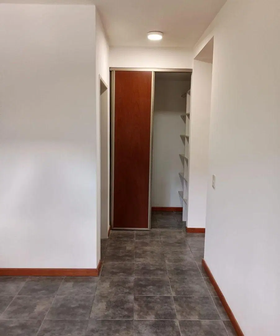 Excelente departamento 3 ambientes en primer piso. 4