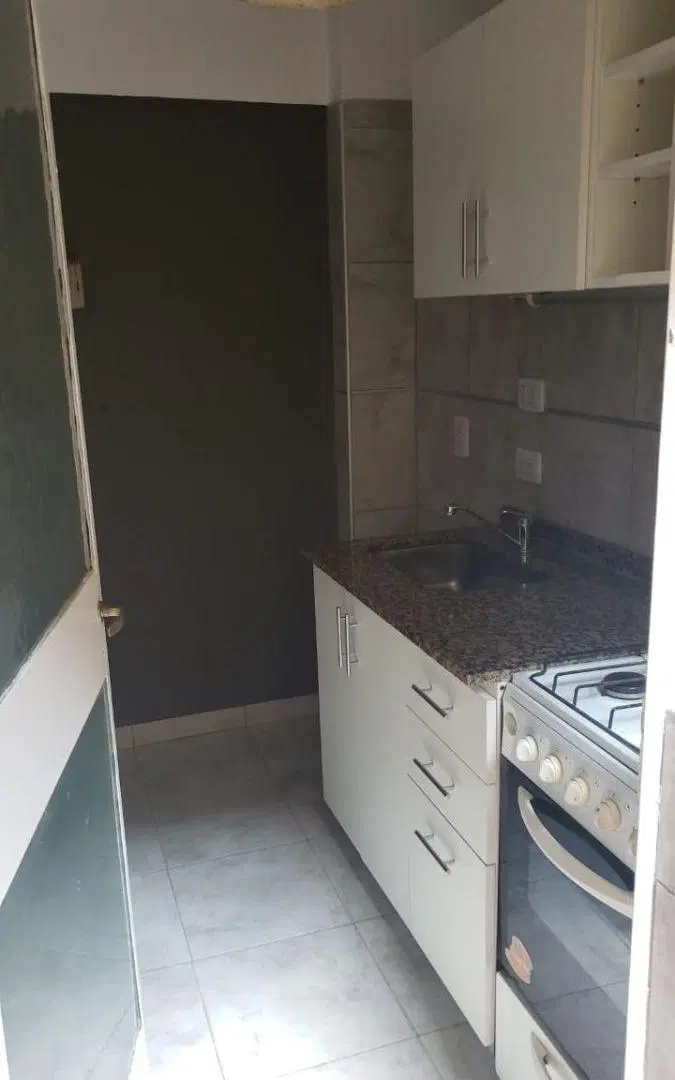 Excelente ubicación, muy cerca de ciudad universitaria, 2 ambientes con patio 5