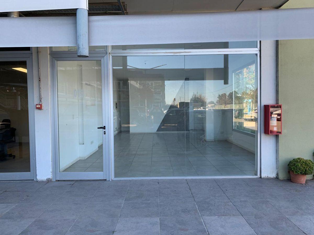 Foto de FINANCIACION - EXCELENTE LOCAL - PILAR - Panam. km. 57 L18, imagen 1